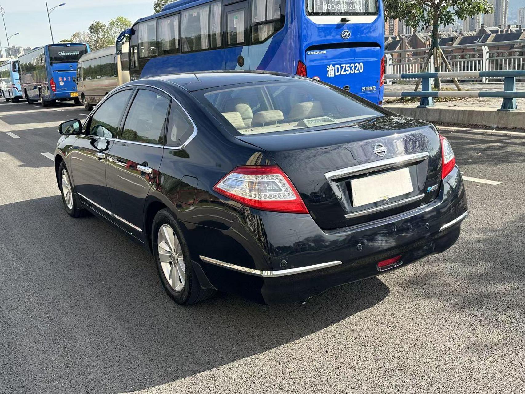 11上牌日产天籁2.5v6发动机