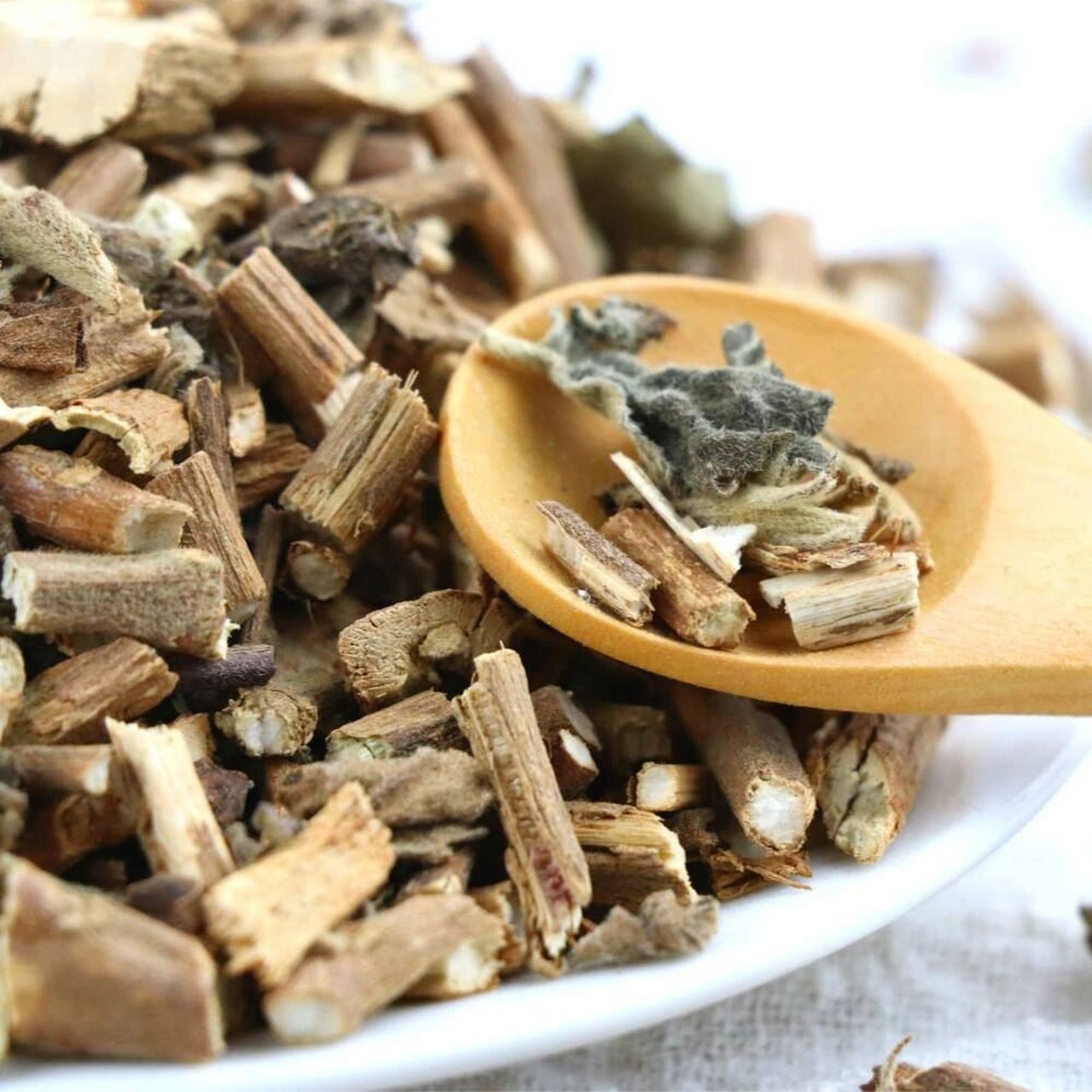 每日一香:藿香 # # #  藿香的功效:化湿醒脾,辟秽和中,解暑发表 藿香