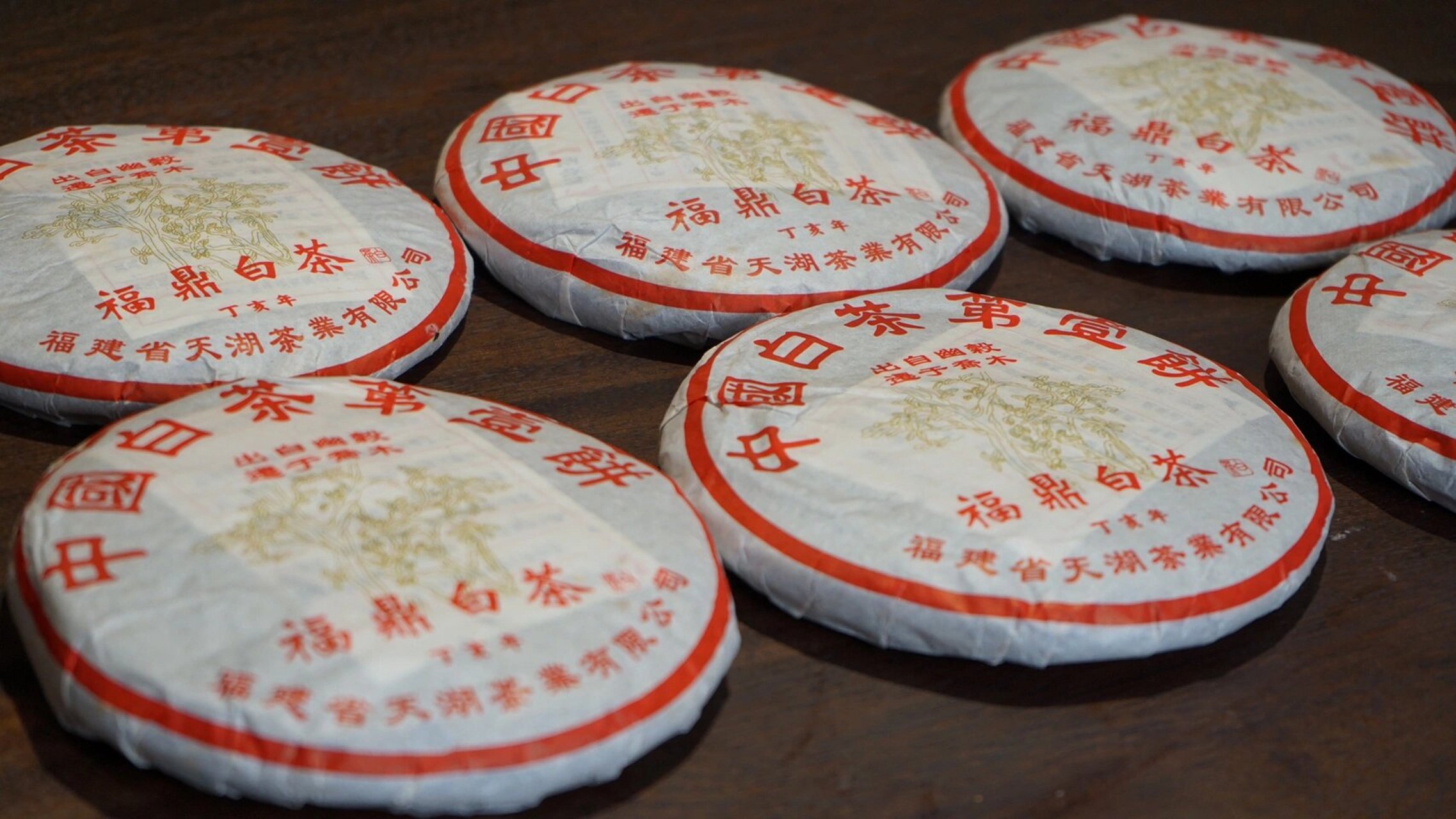 绿雪芽中国白茶第一饼图片