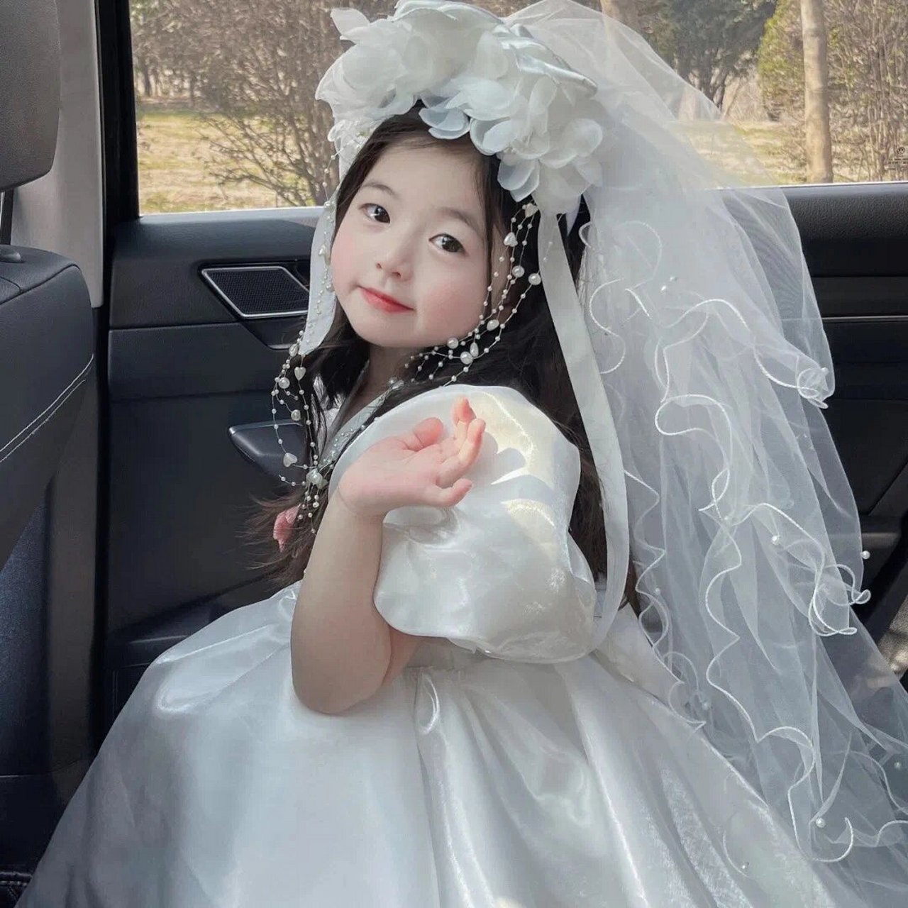 专属婚纱萌娃头像 穿婚纱的小孩好可爱