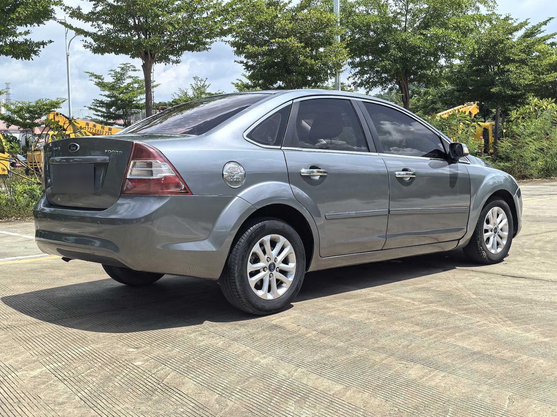 出售福特福克斯2009款三厢1.8l自动时尚型