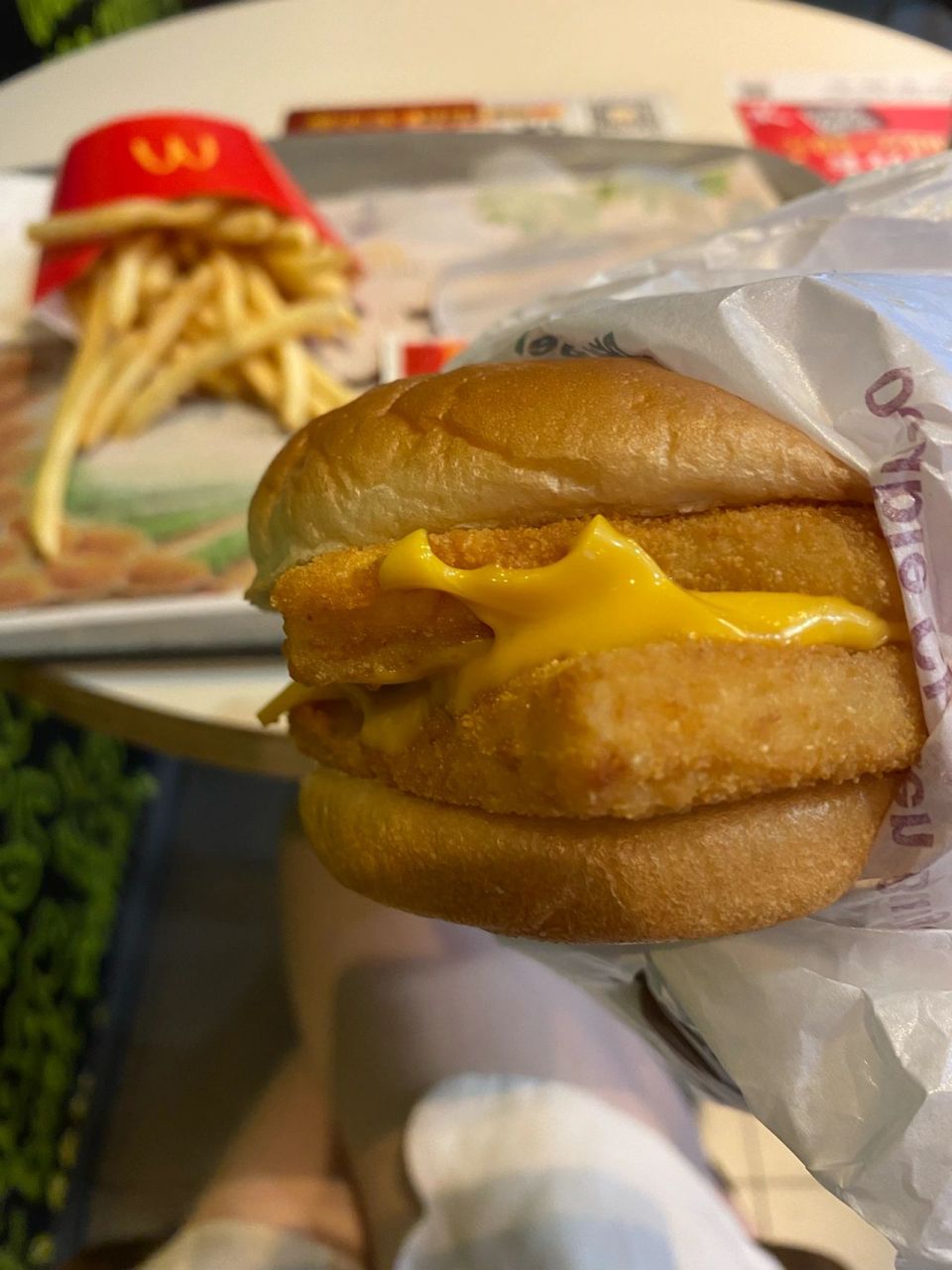 麦当劳麦香鱼和双层鳕鱼堡什么区别? 看上去没区别啊 双层只贵一块钱.