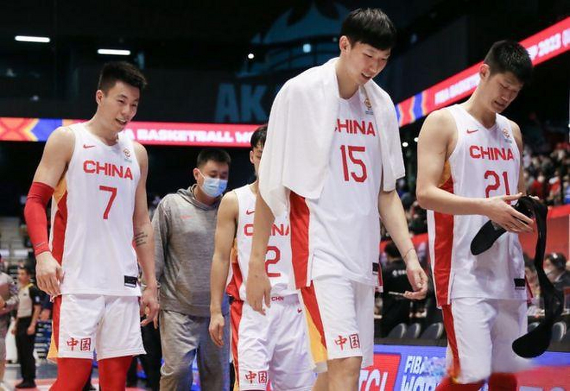 中国男篮三巨头:周琦 张镇麟 李凯尔  本次国家队可以算是以周琦作为