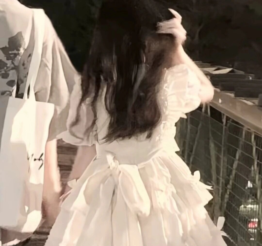 一眼钟意的氛围感背影情头