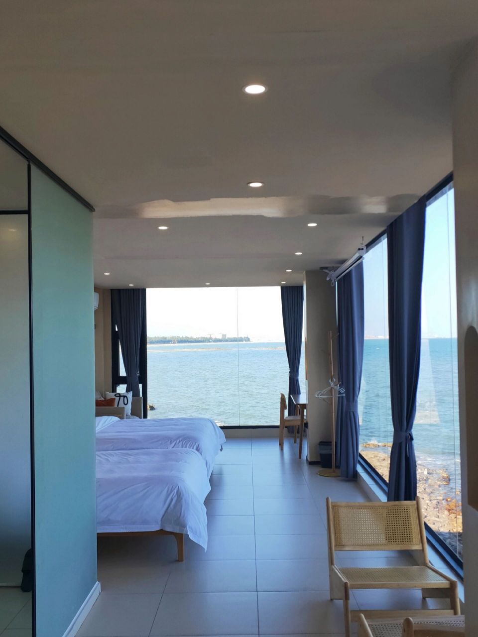 防城港阿塔曼海景民宿 位置:阿塔曼海景民宿位于防城港白浪滩景区旁边