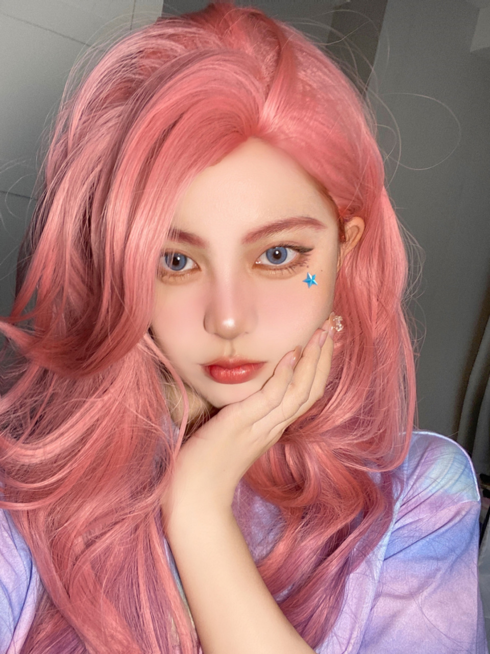 (不是 所以seraphine还有多久才上线 我等不及了好吧 好多日常图片都