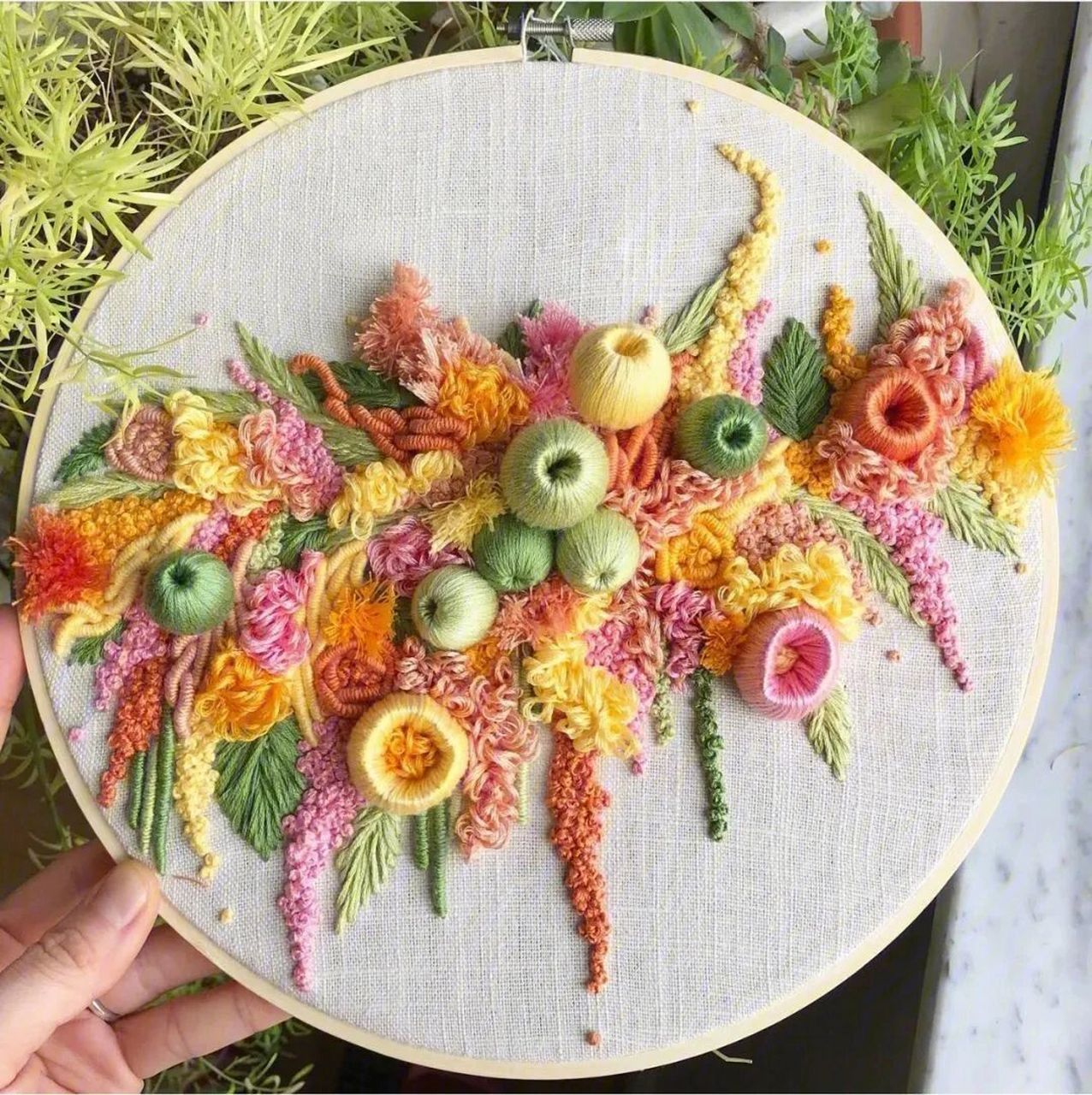 立体刺绣 转自网络,侵删 	 #艺术# #刺绣# #手工刺绣# #立体刺绣