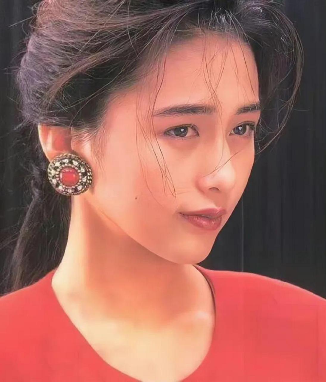 工藤静香年轻时也是艳压群芳啊,从和木村拓哉结婚后却被攻击配不上