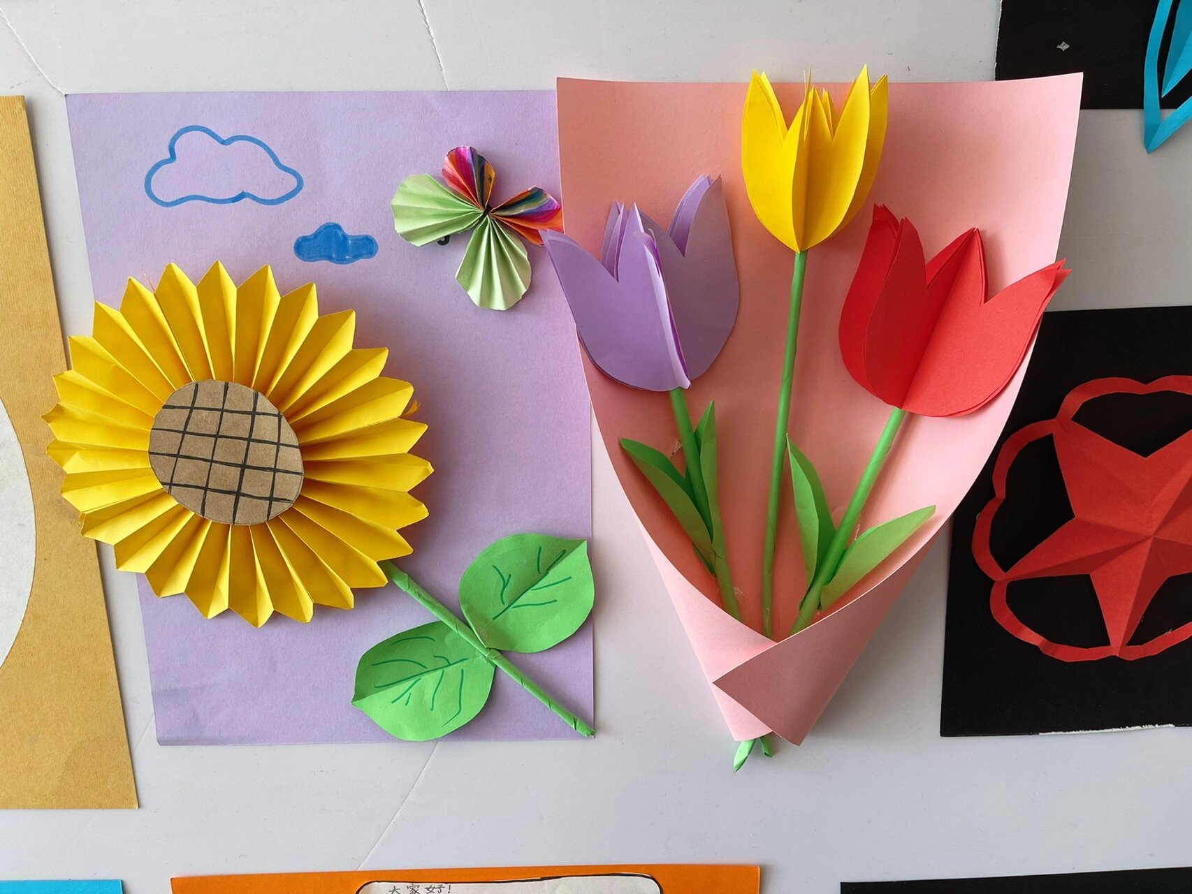 班级布置 一年级折纸社团启动: 一年级社团是折纸 有很多心灵手巧的