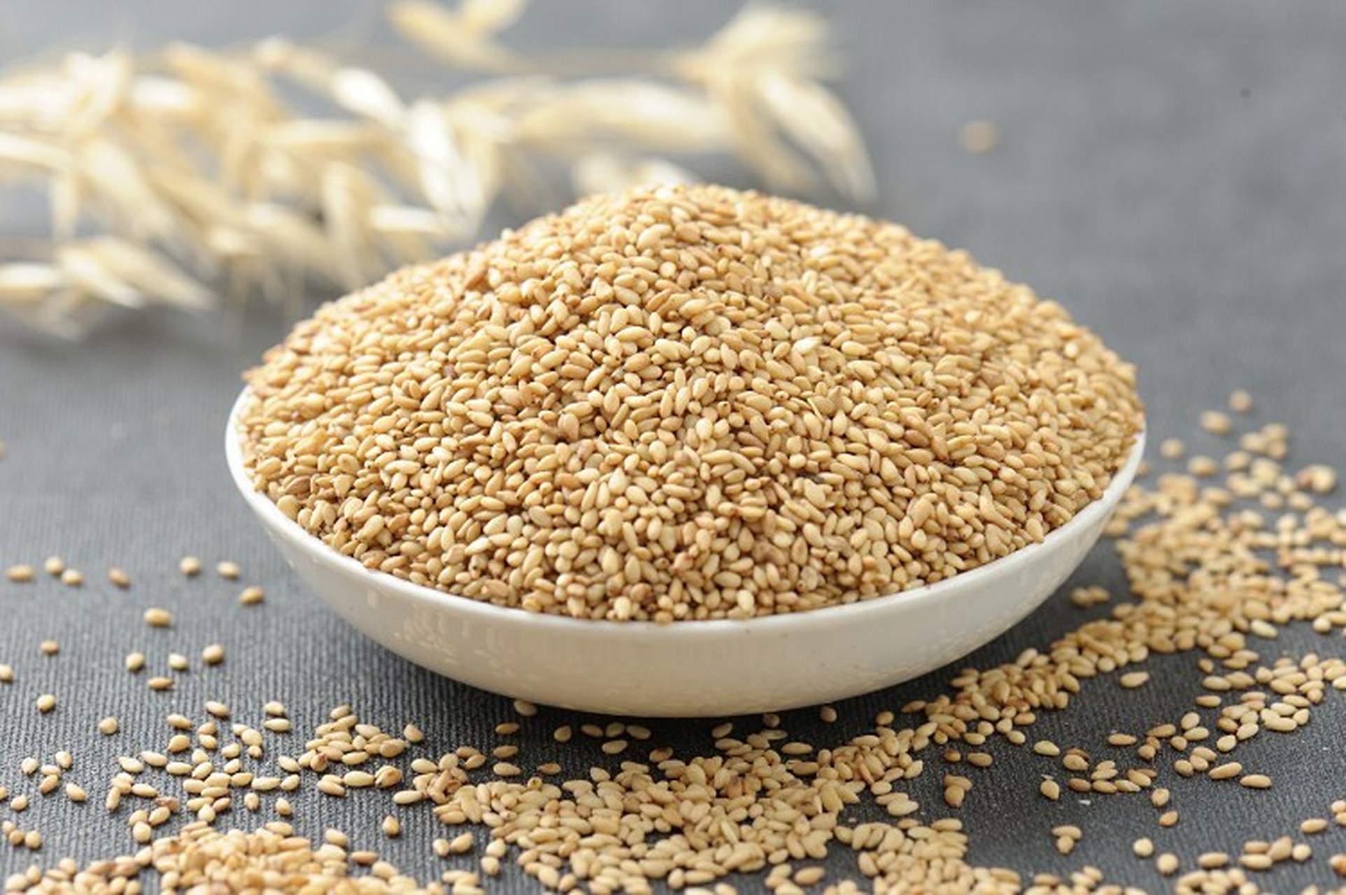 河南省特产 - 平舆白芝麻 平舆县白芝麻栽培史上溯至周初,《史记》