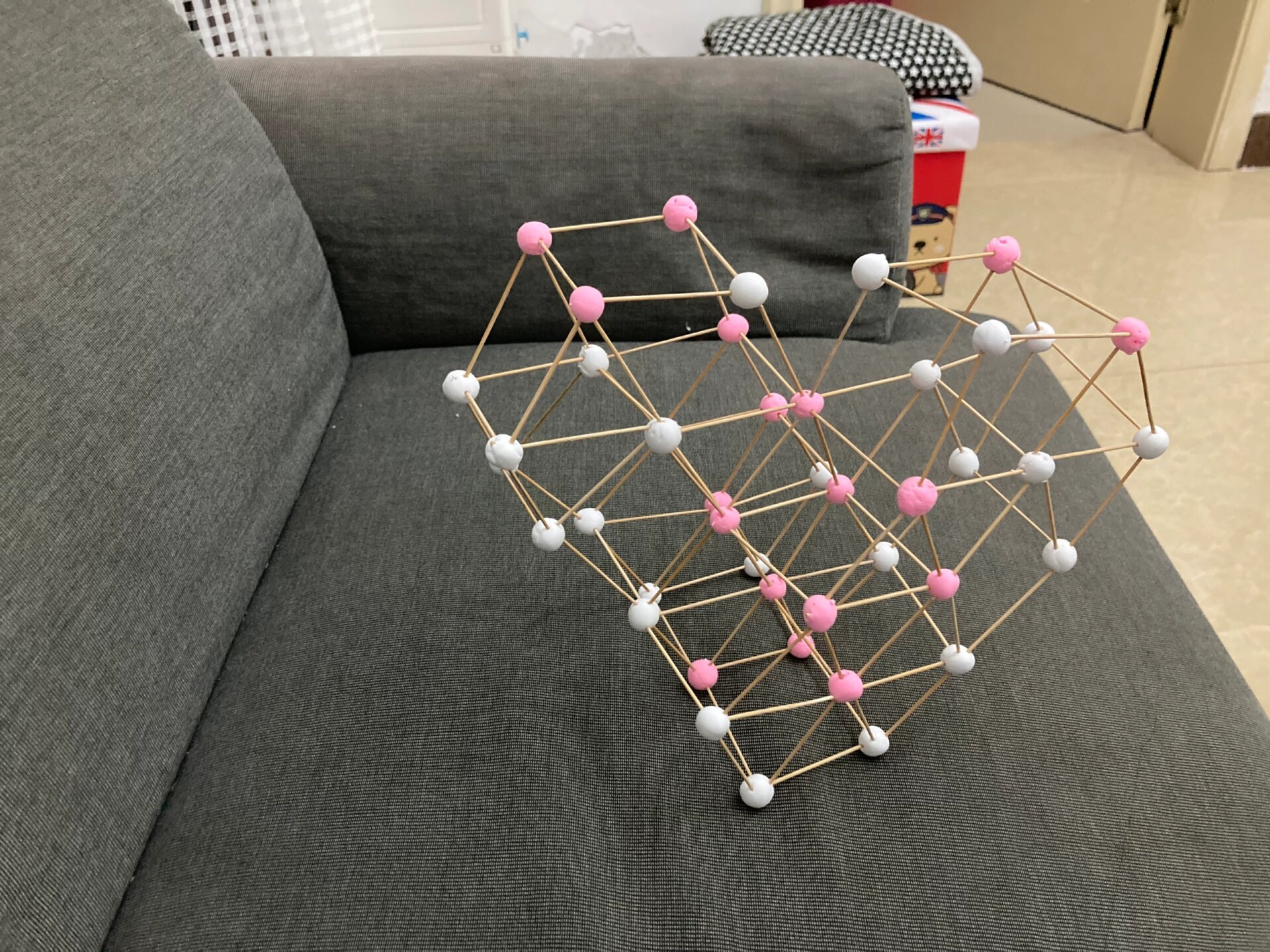 幼儿园手工,牙签搭建的三维空间