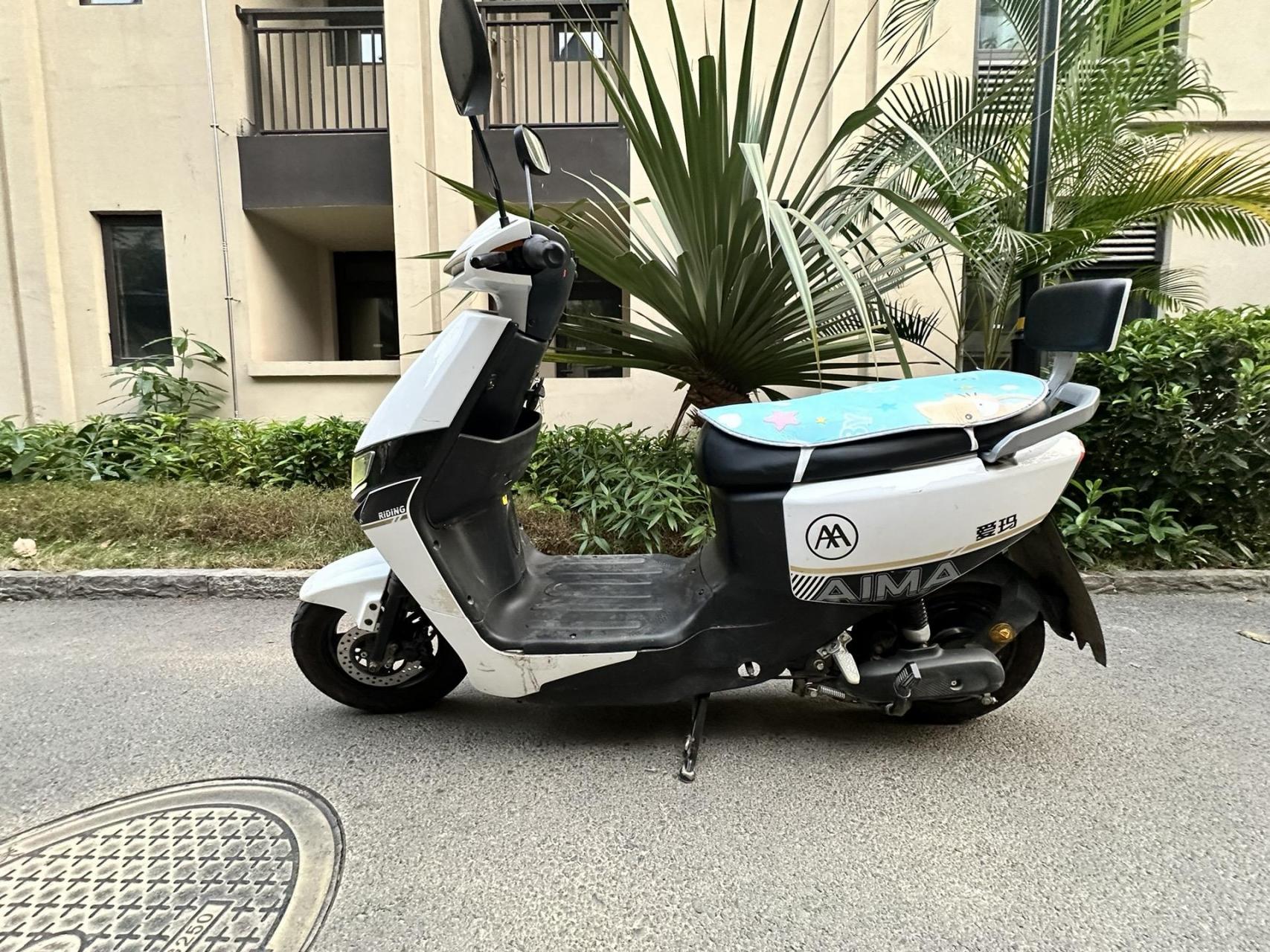 爱玛72v电动车.
