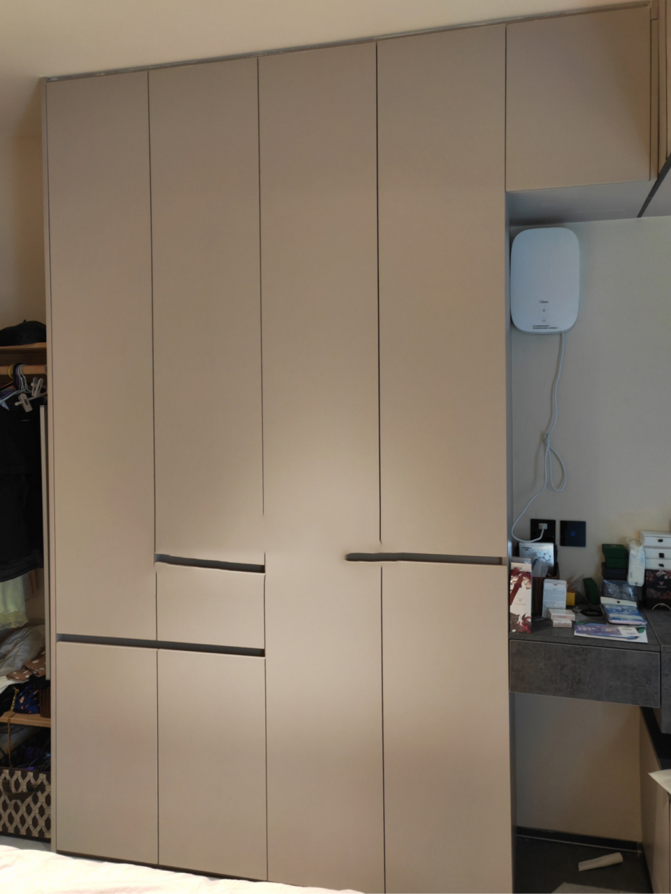 免拉手设计 极简免拉手分段式衣柜 一门到顶式衣柜进阶版,分段式免