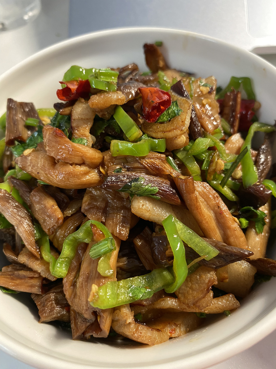 鹿茸菇炒肉96鲜鲜脆脆,好吃又下饭 我用的干鹿茸菇,需要提前泡发.