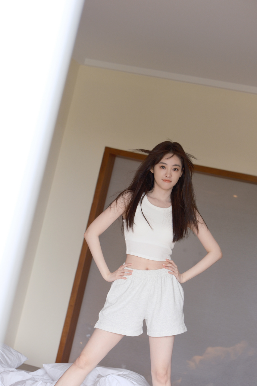 祝绪丹背心短裤甜美私服