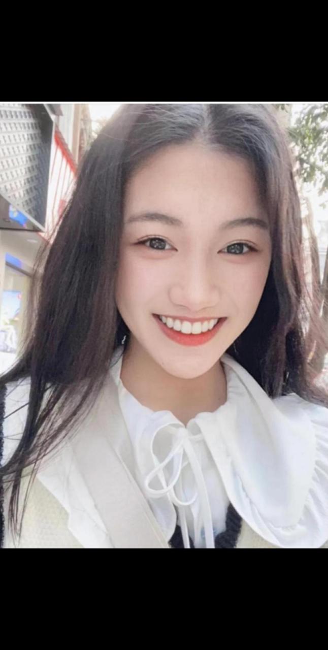 治愈系笑容 爱笑女孩运气不差 分享照片 今天长这样