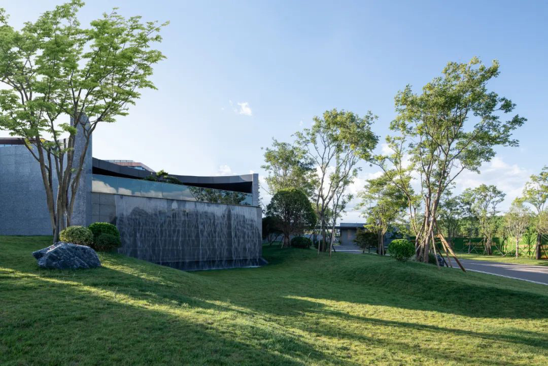 山原 纳万境  昆明力标 · 十里蓝山 在古韵之都的背景下进行现代山水