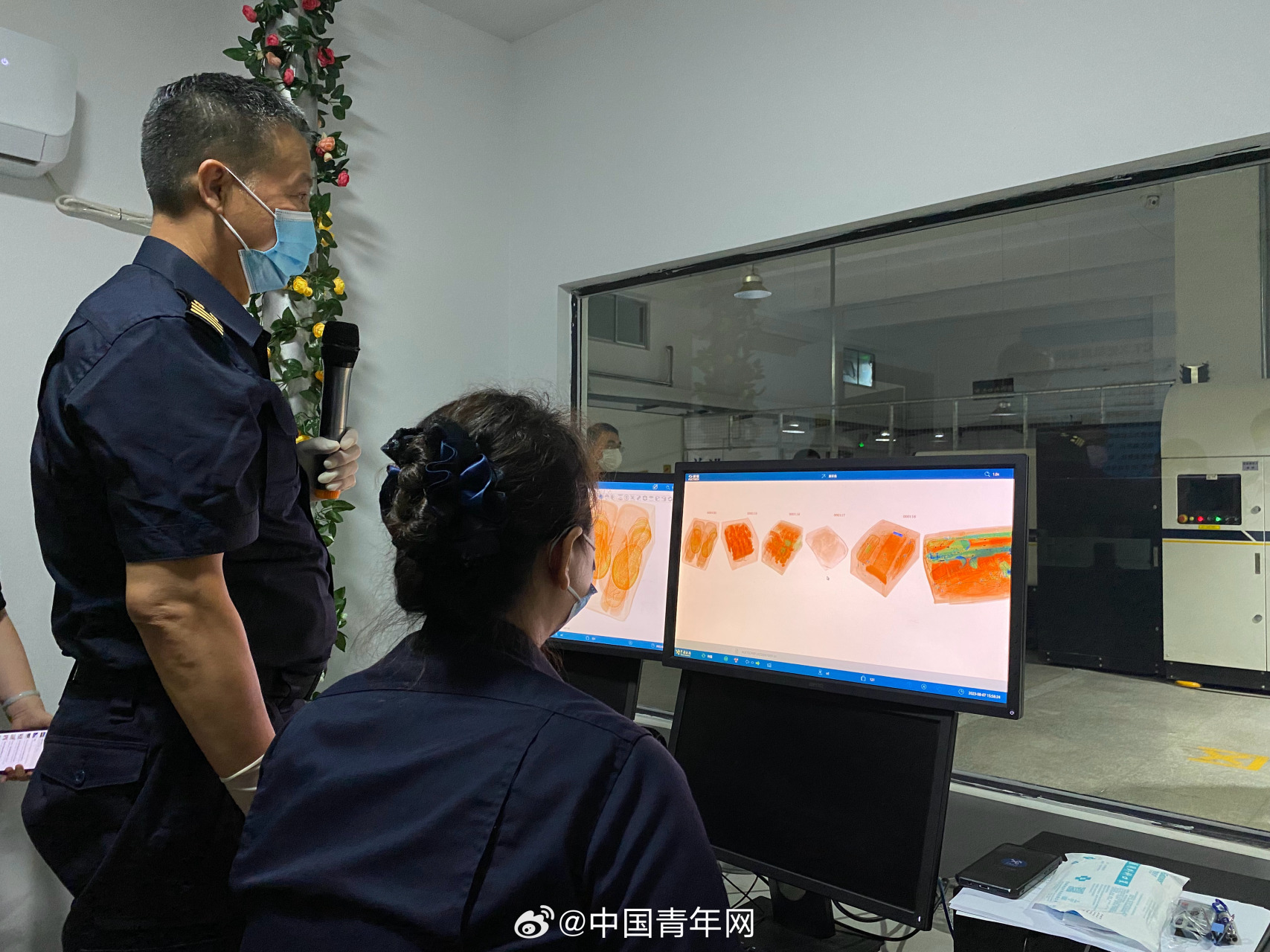 我在国门一线#【延吉海关:"实战"中练就"火眼金睛"】 由于跨境寄递