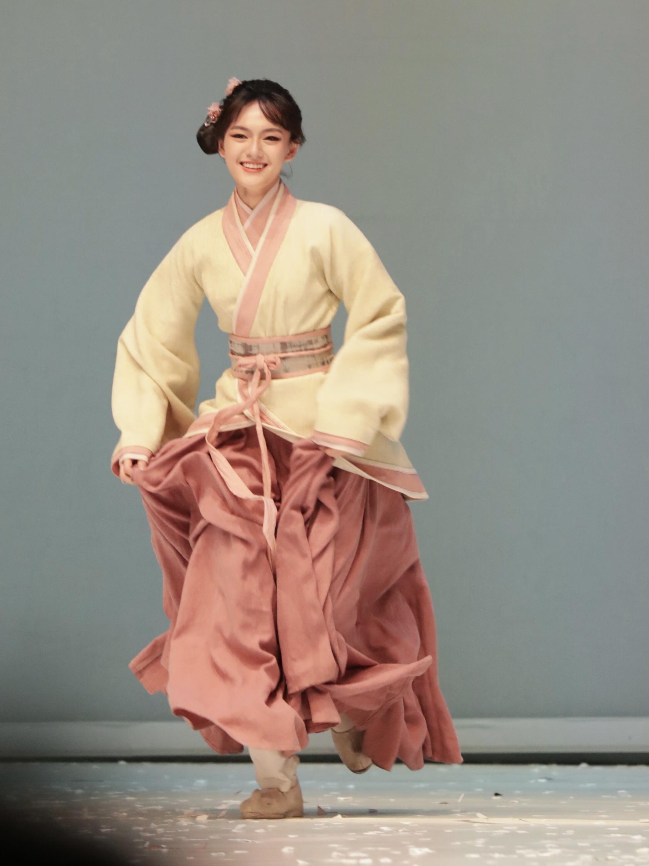 穿汉服的陈文淇 🪭