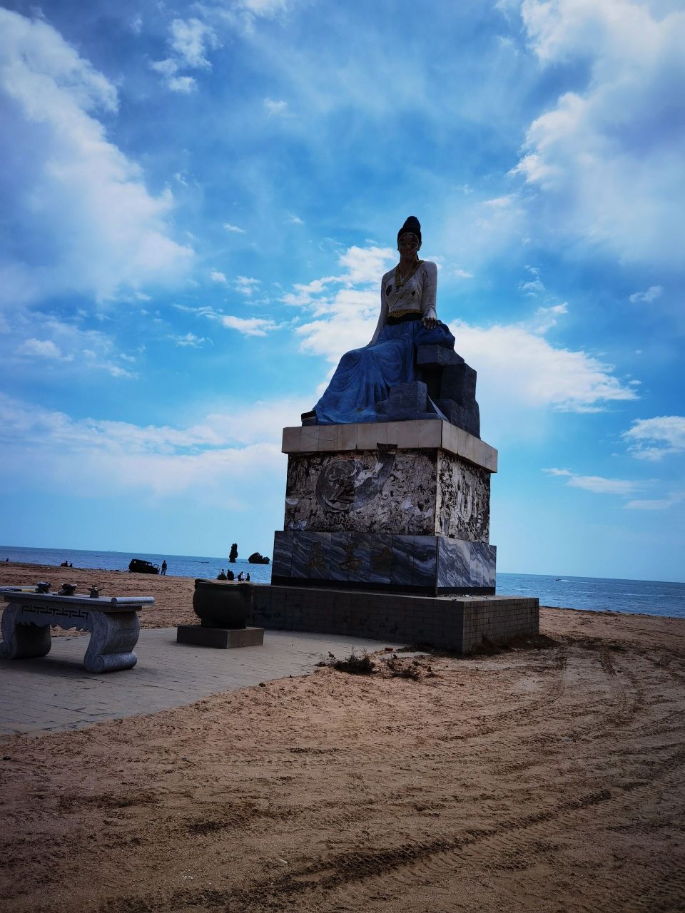 东戴河-东临碣石以观沧海 东戴河-碣石宫遗址 沿着一条小路来的海边