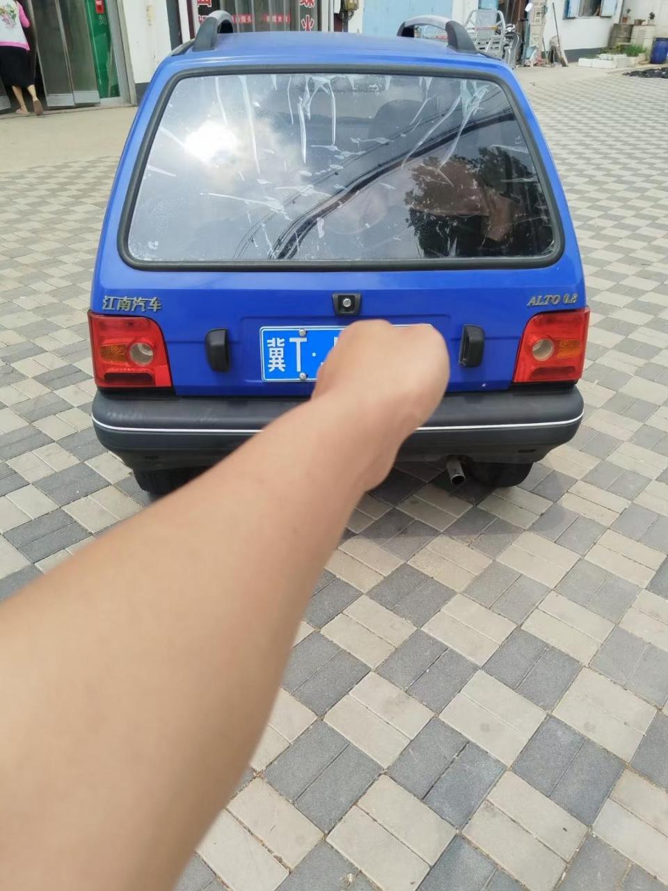 10年江南奥拓,保险检车到11月份.