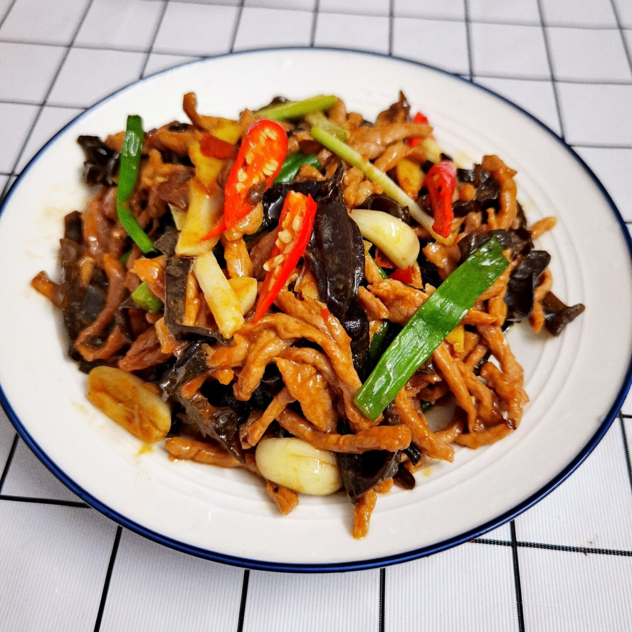 6015简单易学的黑木耳炒肉丝,米饭不够吃 91食材:瘦肉,黑木耳