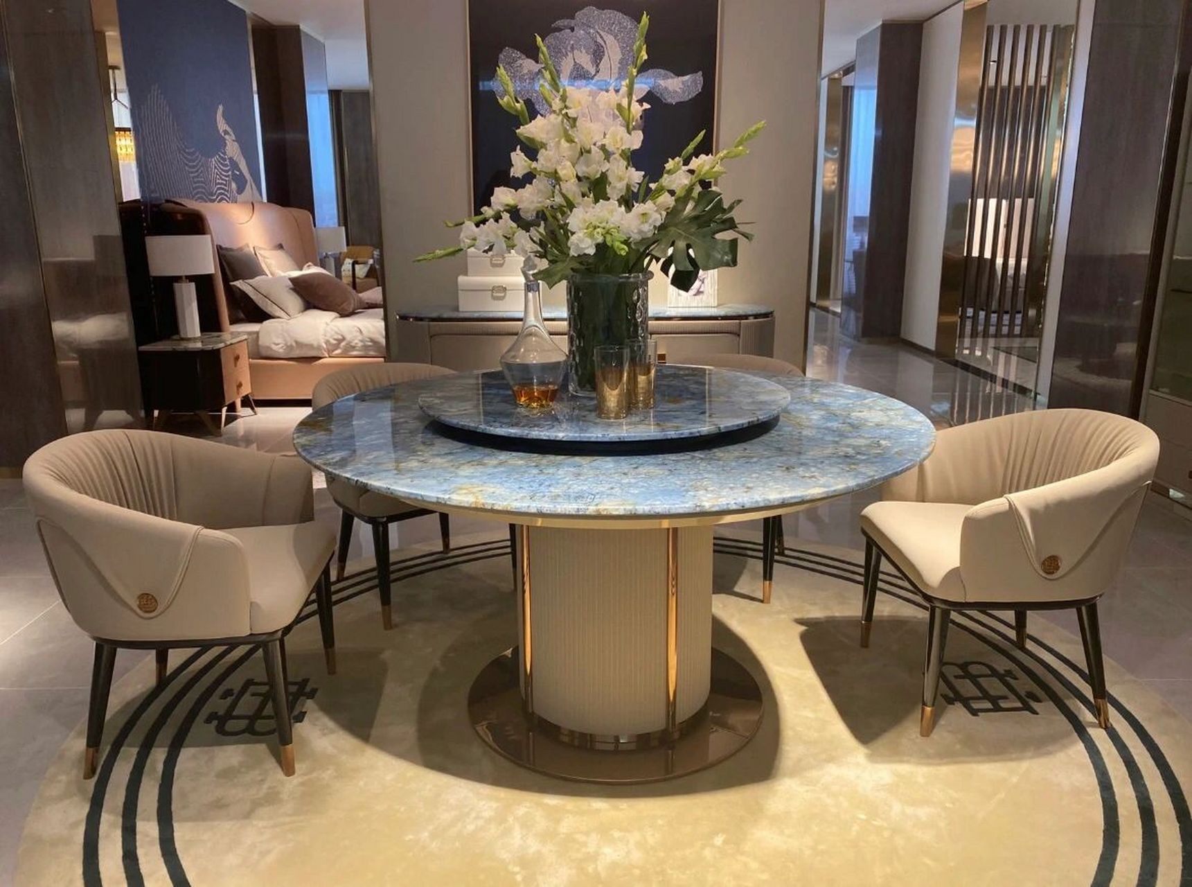 纪梵希轻奢家具 蓝宝石餐桌 浪漫的开始