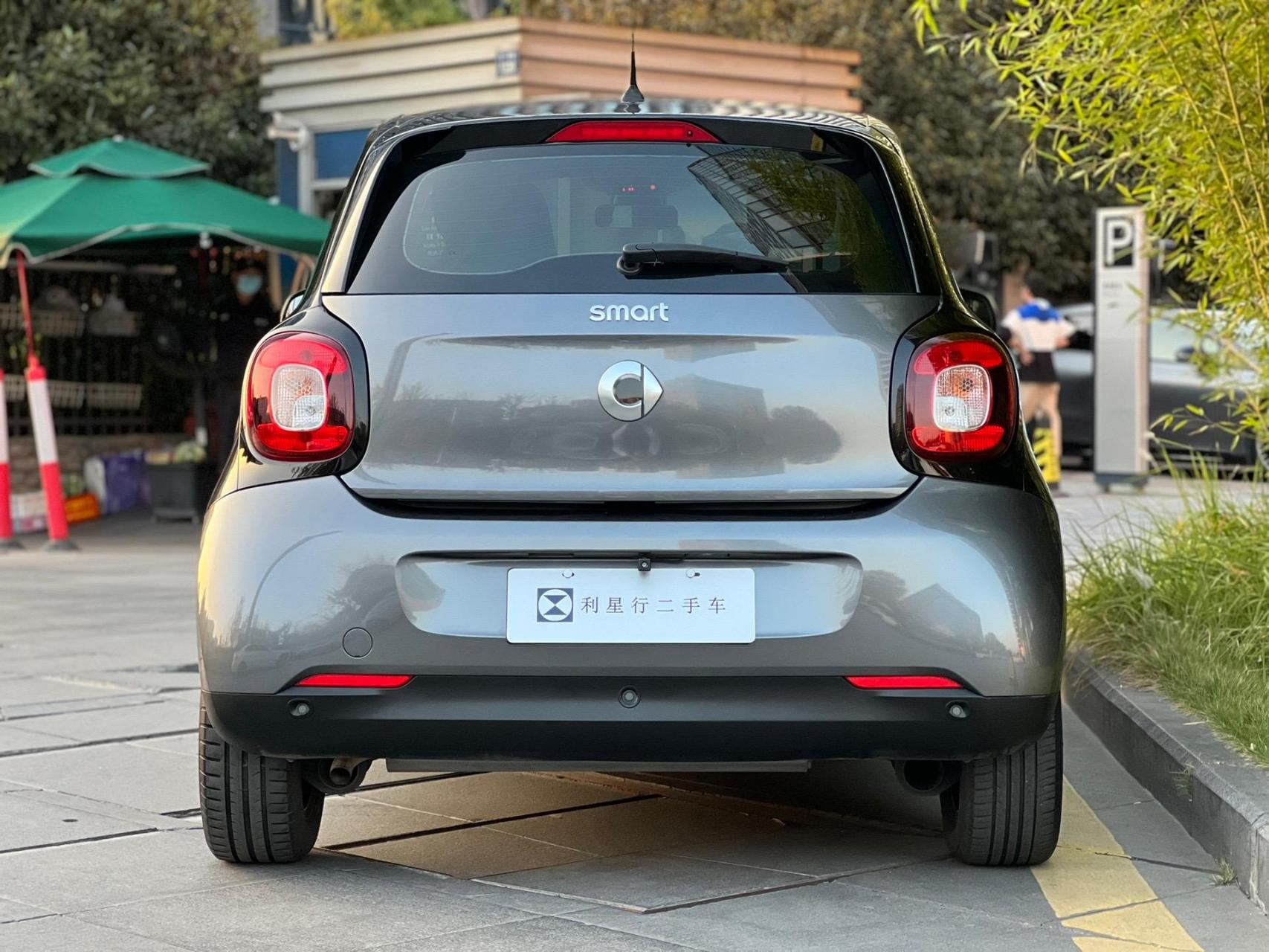 四门油车smart你见过吗?732018款 smart forfour 1