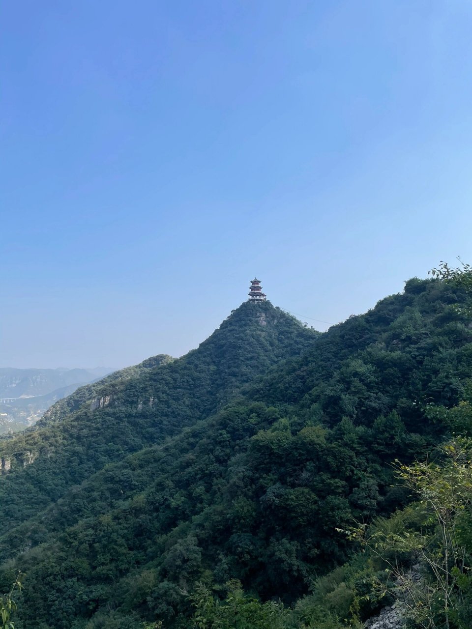 疫情原因不能出市,好久没有游山玩水了,搜索一下发现卫辉龙卧岩景区