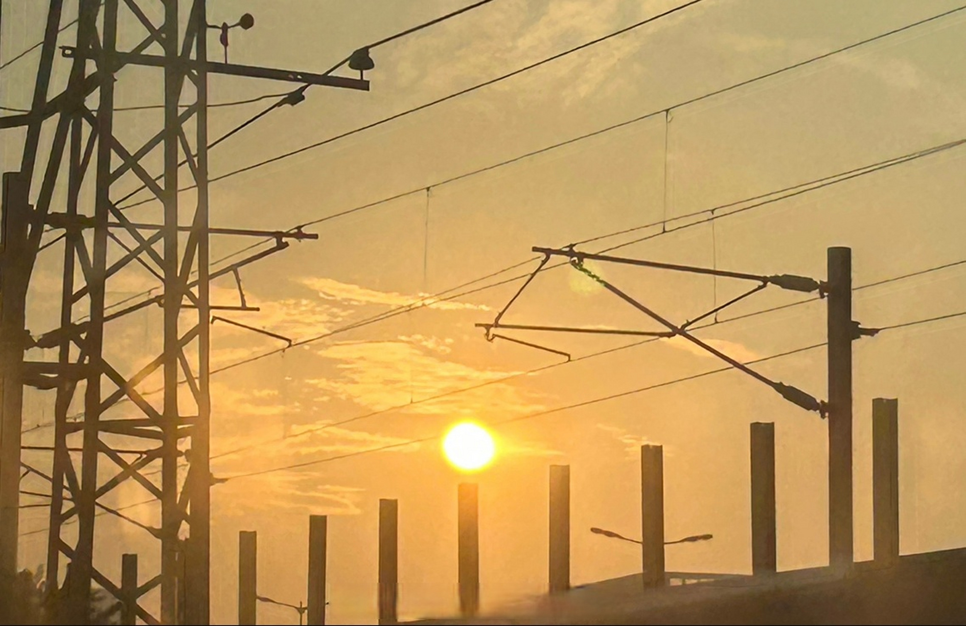 金华职业技术学院##黎明#  看太阳慢慢升起,微光穿破黎明.