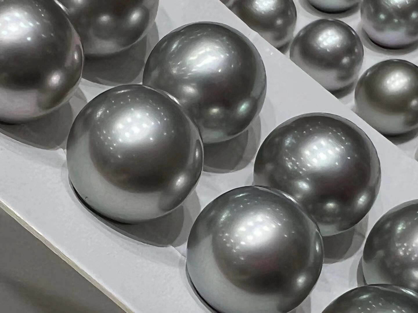 大溪地铂金灰珍珠,入眼即高级!