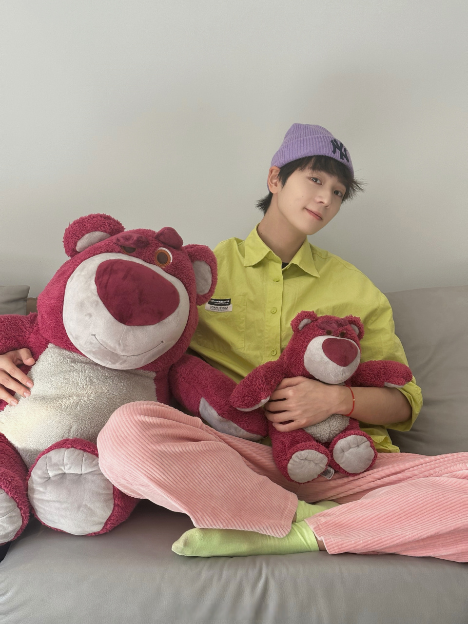 #苏泽林# 我的好朋友抱哥🍓🐻 #苏泽林##草莓熊#