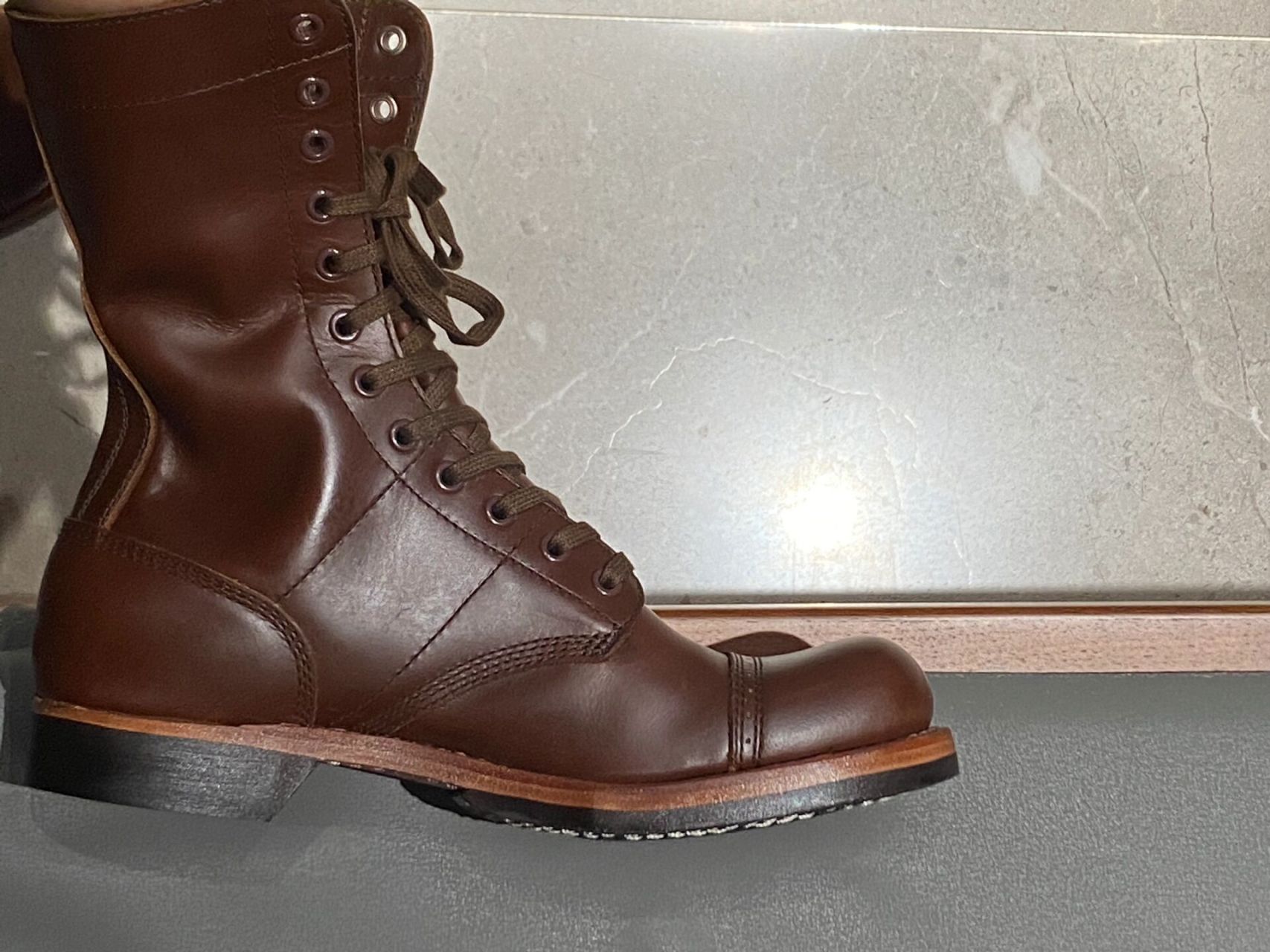 美产二战楦头m42伞兵靴 重量无敌,上脚非常柔软服帖舒适不需要垫鞋垫