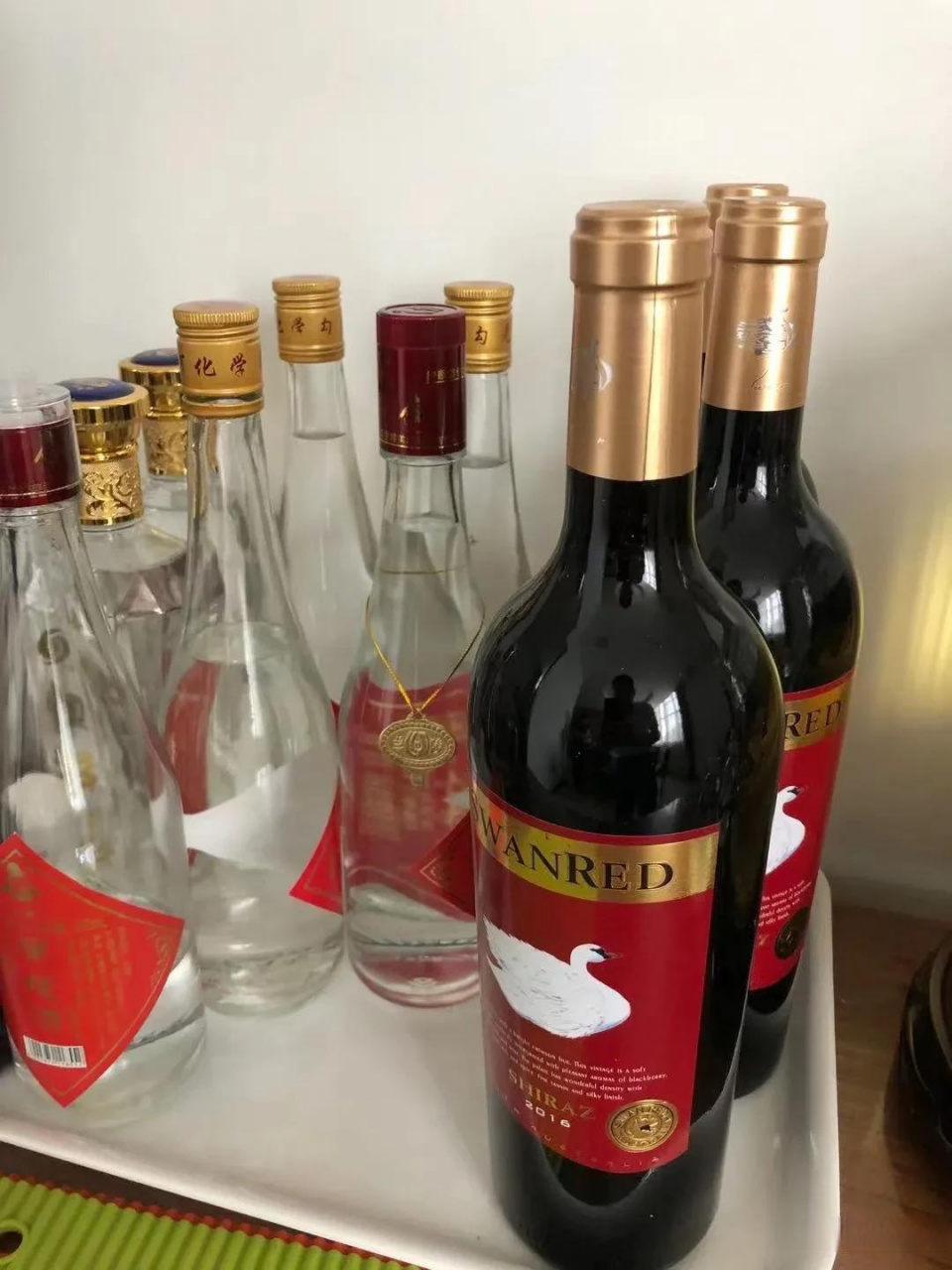 天鹅湖红酒(天鹅湖红酒怎么样)