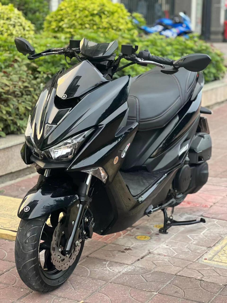 "林海-领程"175t电喷踏板摩托车.