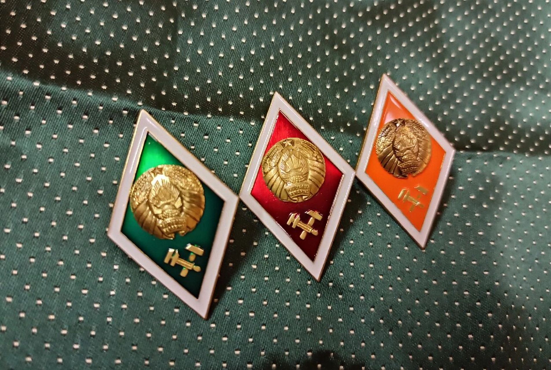 白俄留学特产二 1-金色边,白罗斯高等教育优秀毕业.