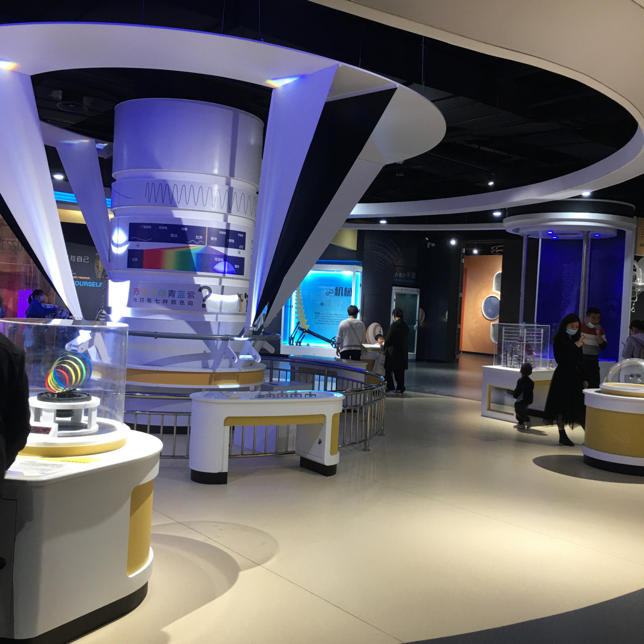 菏泽科技馆打卡 今天周五和男朋友打卡去了菏泽科技馆 我们是前一天