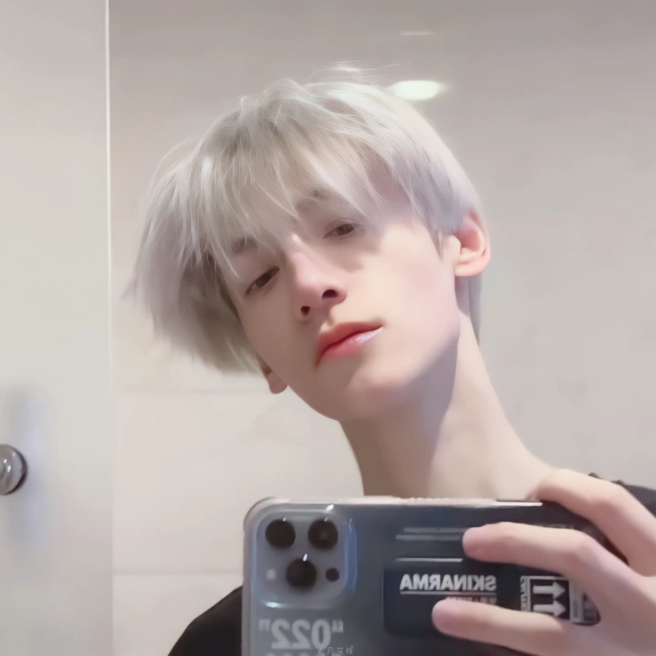 怀念一下罗云熙白发造型,真的是  呃撞到了 我的 额 #心  心巴上了