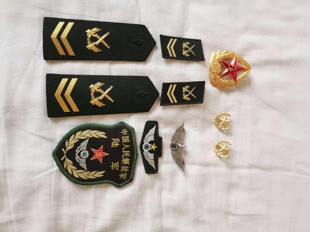 以前我在某弹药库代职时,一级上士老皮是技术能手,又是管理骨干