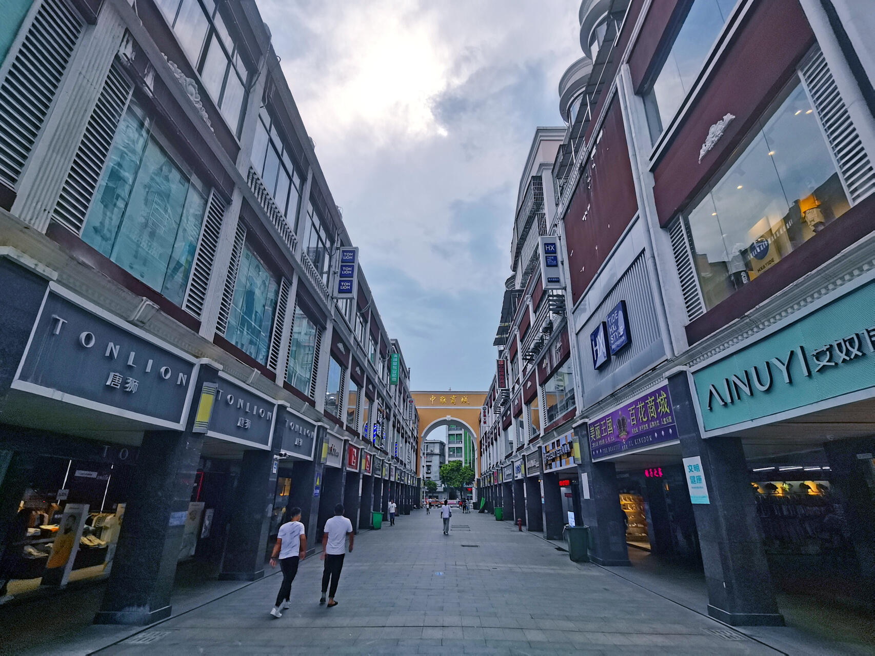 赣州老城区最老最繁华的商业区就这没错了