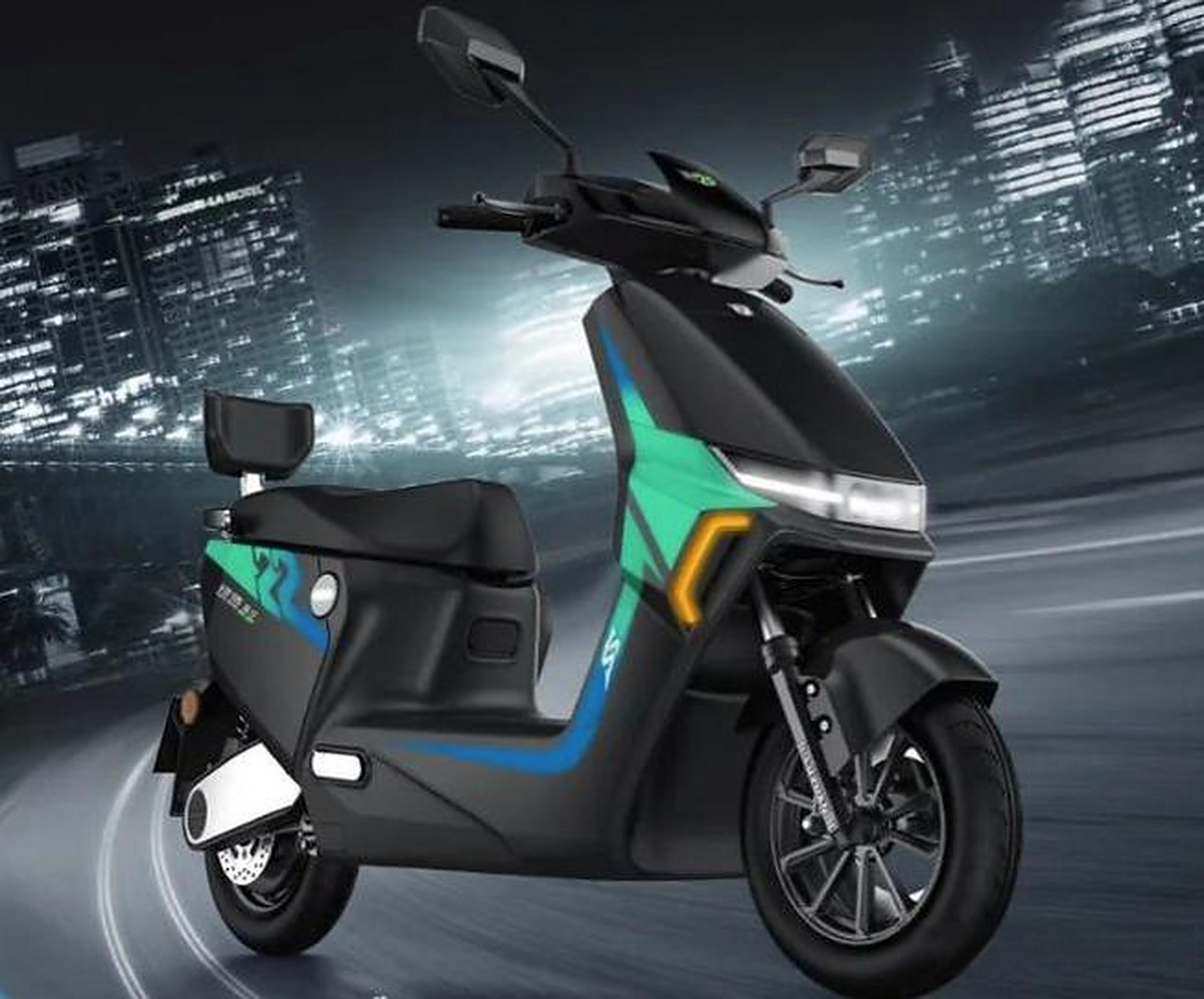 昨天下午,广州绿源电动车品牌专卖店的店主微信留言说,新款电摩绿源