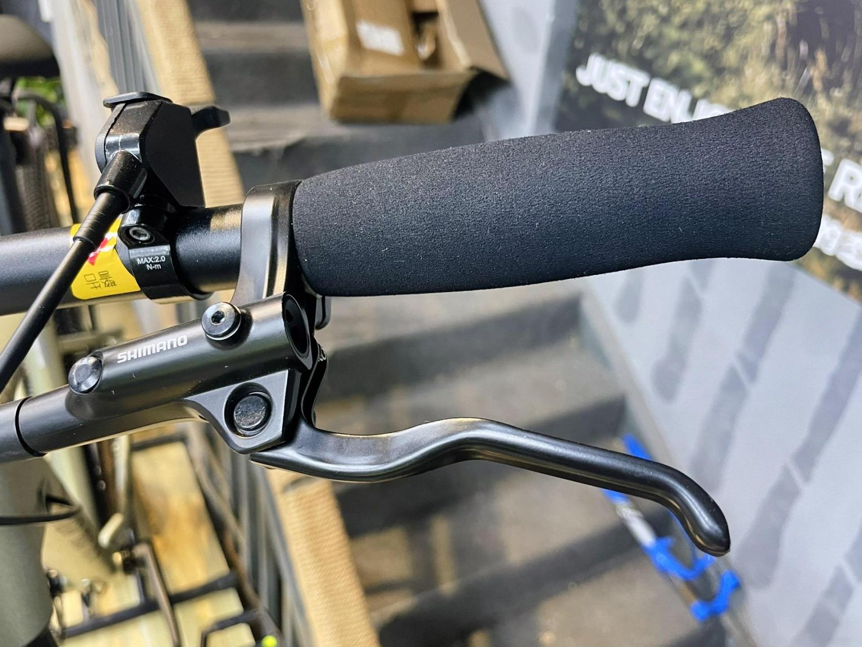 捷安特xtc800plus 24款(皱纹金油)月桂叶绿 铝合金车架,搭配气压前叉