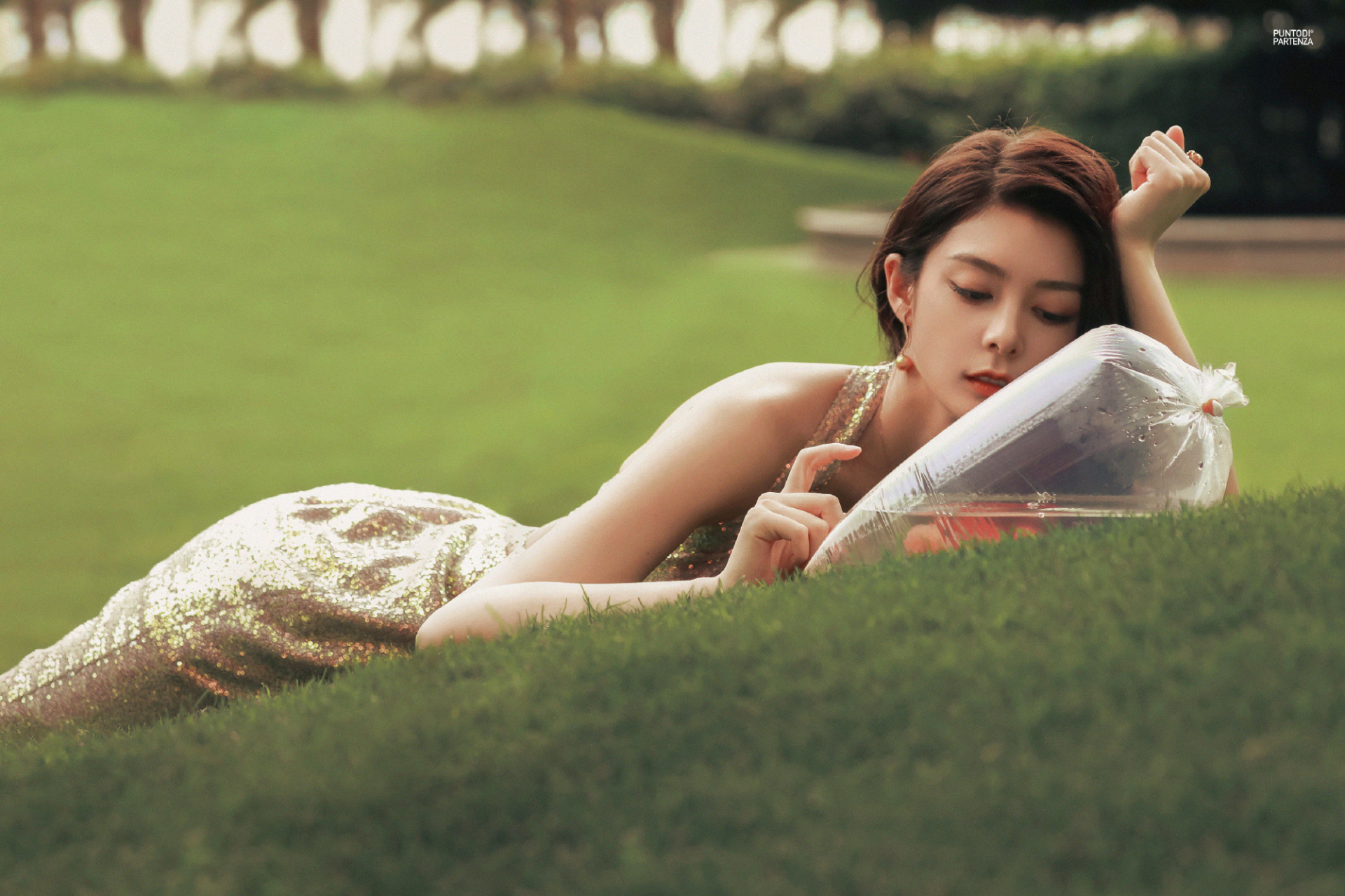 傅菁写真大片,小蛮腰好身材