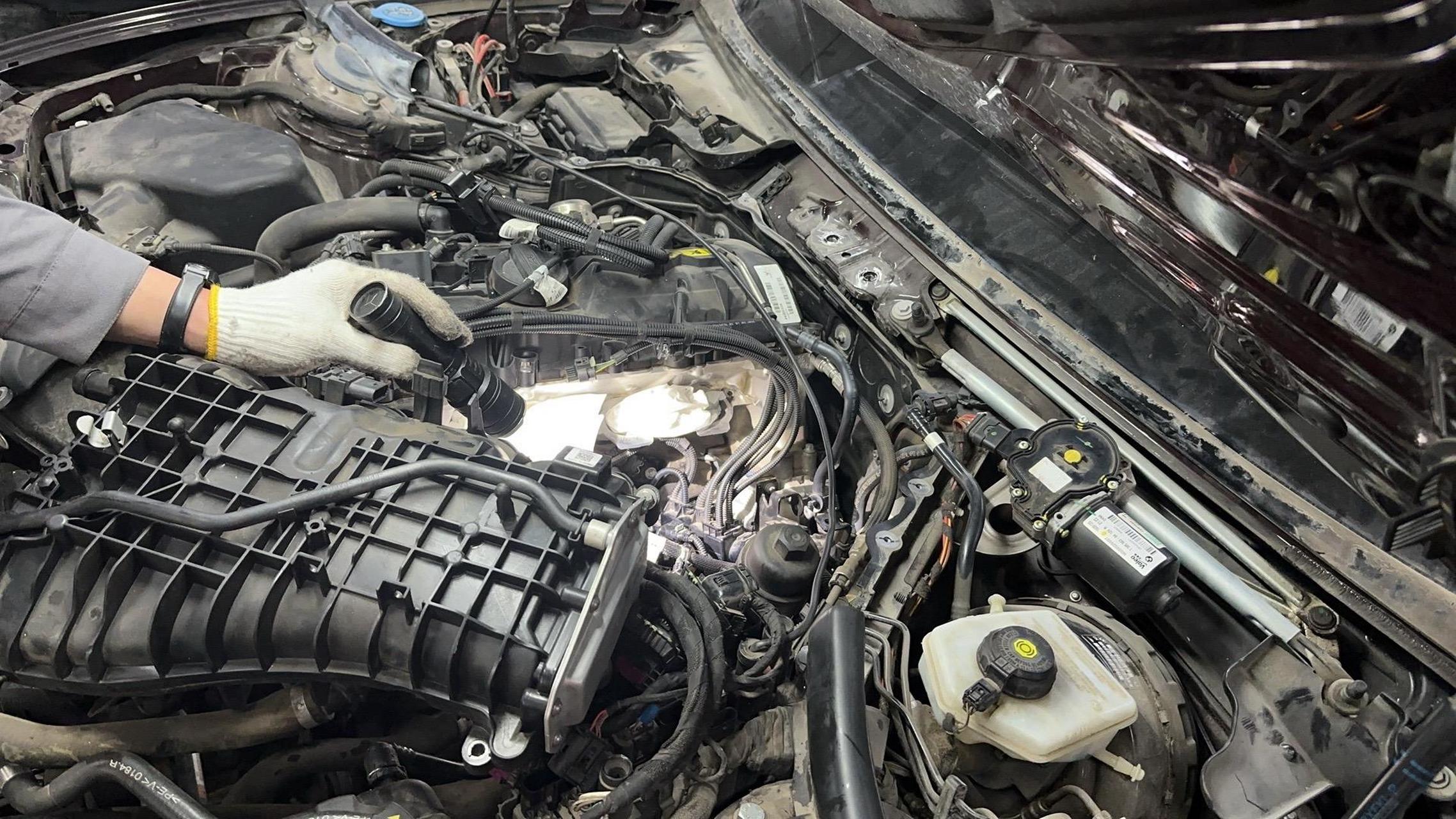 宝马3系b48发动机,维修漏防冻液,更换机油格底座一次性搞定,在遵义你