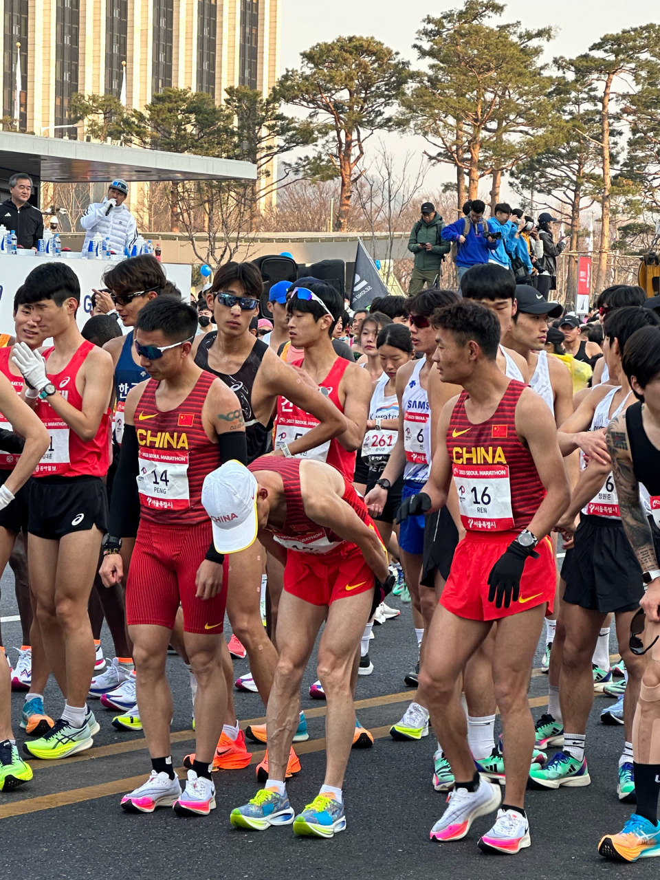 中国队加油!  #98跑陪你聊跑步##首尔马拉松