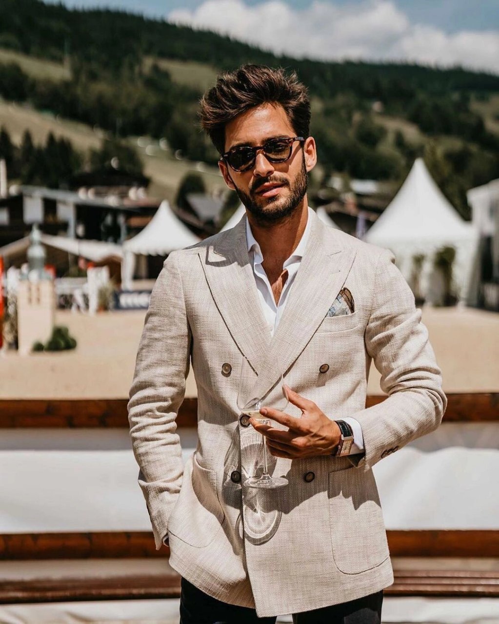 男士穿搭丨西装搭配打造轻熟男友风97 很多男性进入职场后在对自己