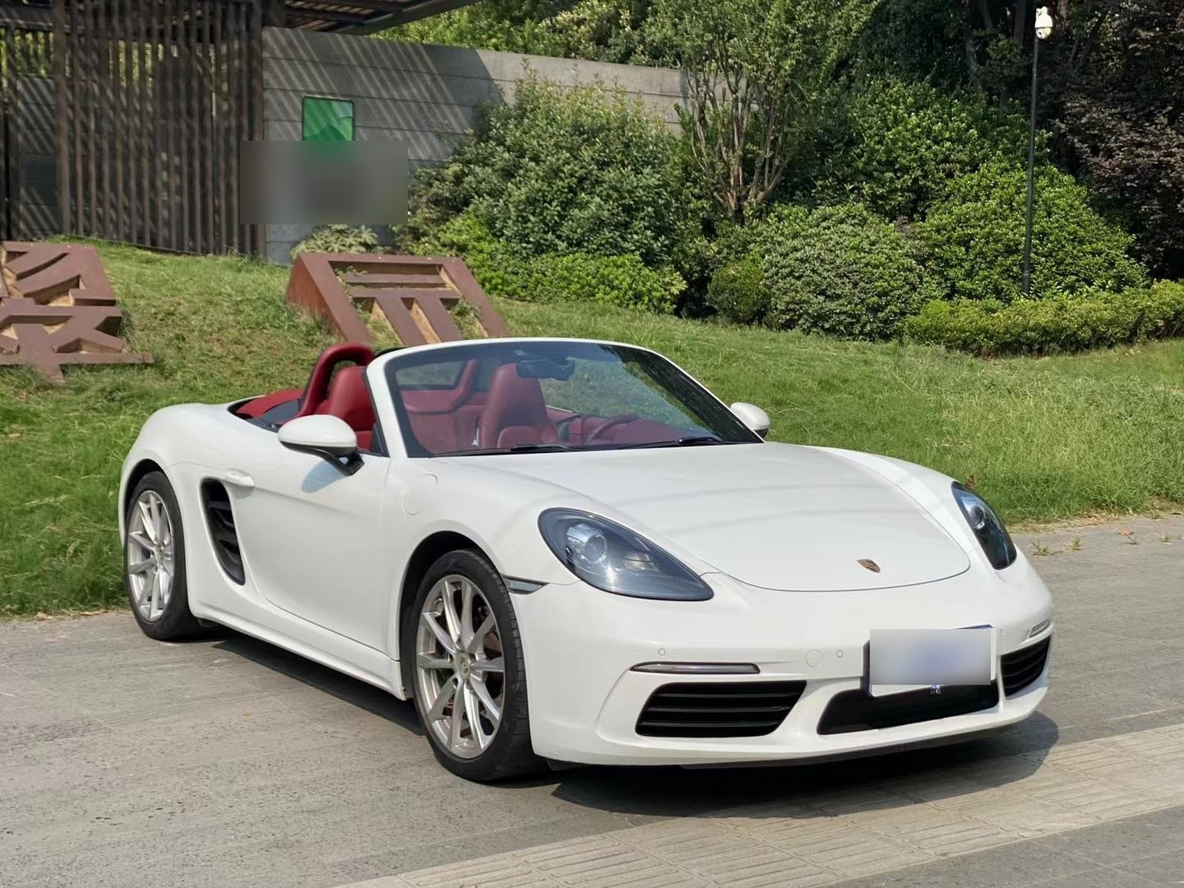 19年保时捷718敞篷,白红红最美配色,选装19寸轮毂,动力转向升级版,头