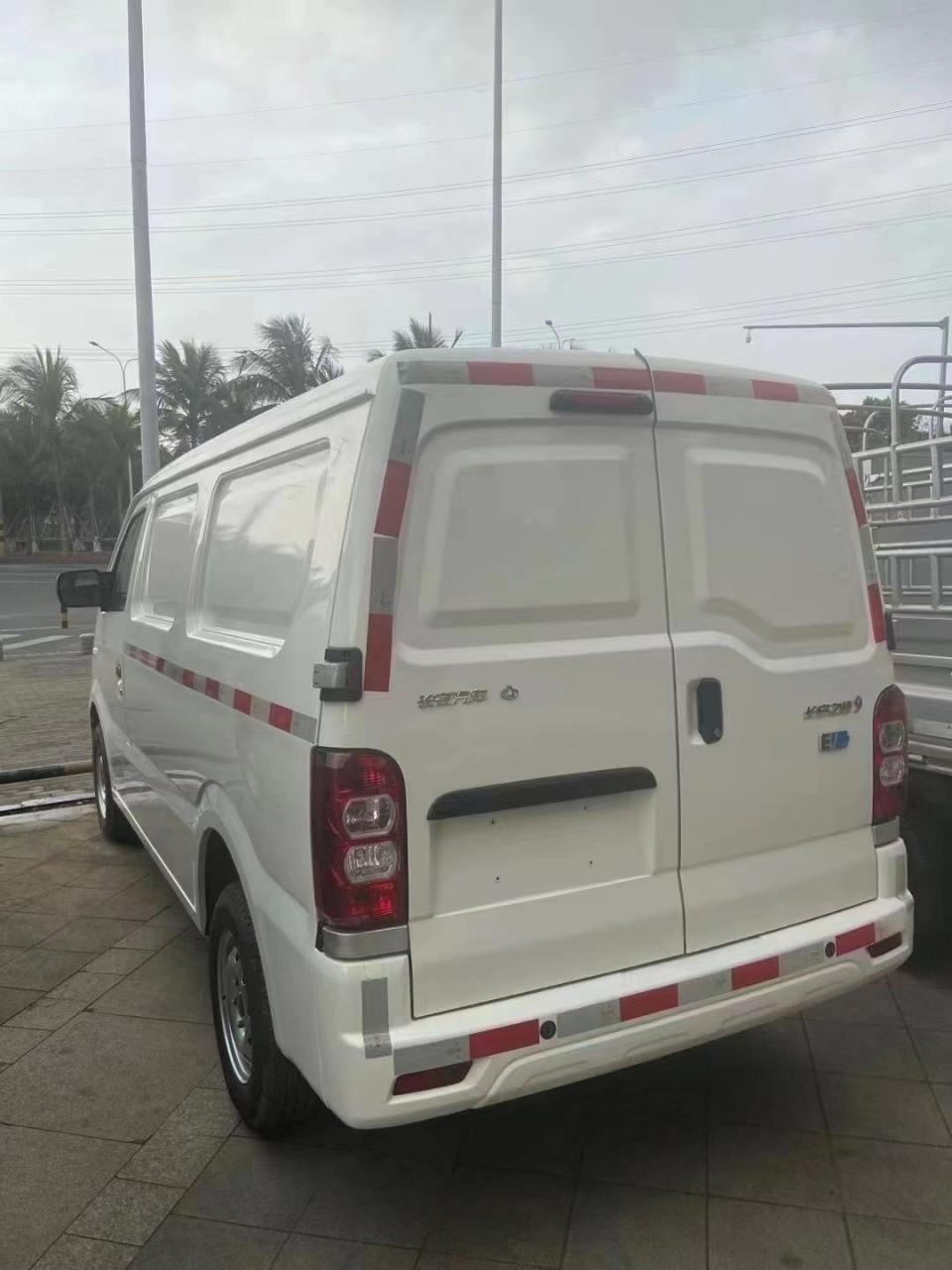 本月最便宜的新能源面包车全新长安之星九ev,绿色邮政配色版,工况续航