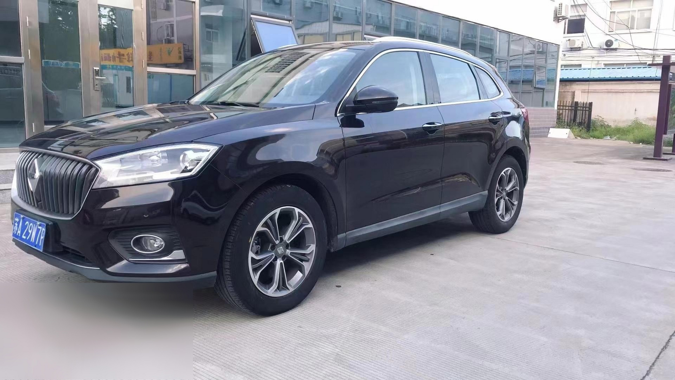 新到19年宝沃bx7,自动挡最高配,真皮座椅,大屏导航倒车影像,2.