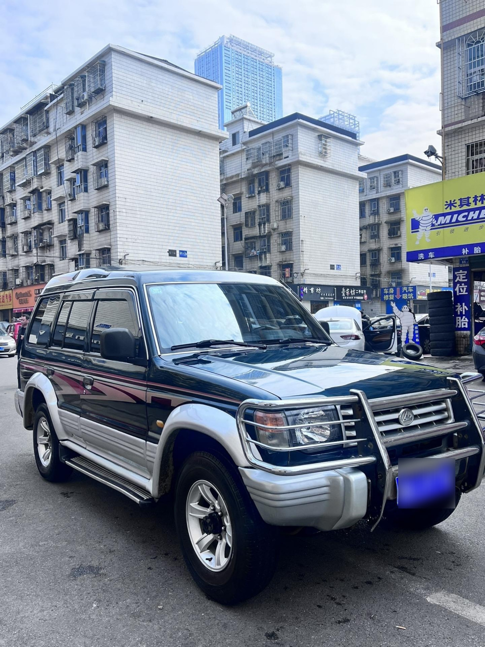 它诞生于2002年 出自长丰猎豹公司  霸气的外观 充满阳剛之气 经典